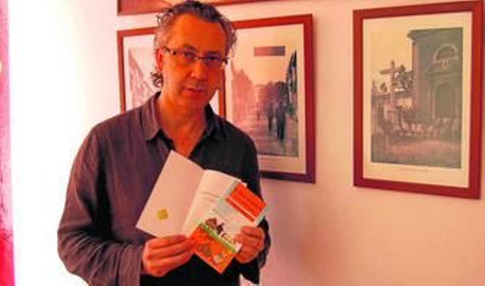 El autor asegura que su investigación sobre el típico dulce granadino le ha llevado a concluir que se remonta a mediados del siglo XIX.