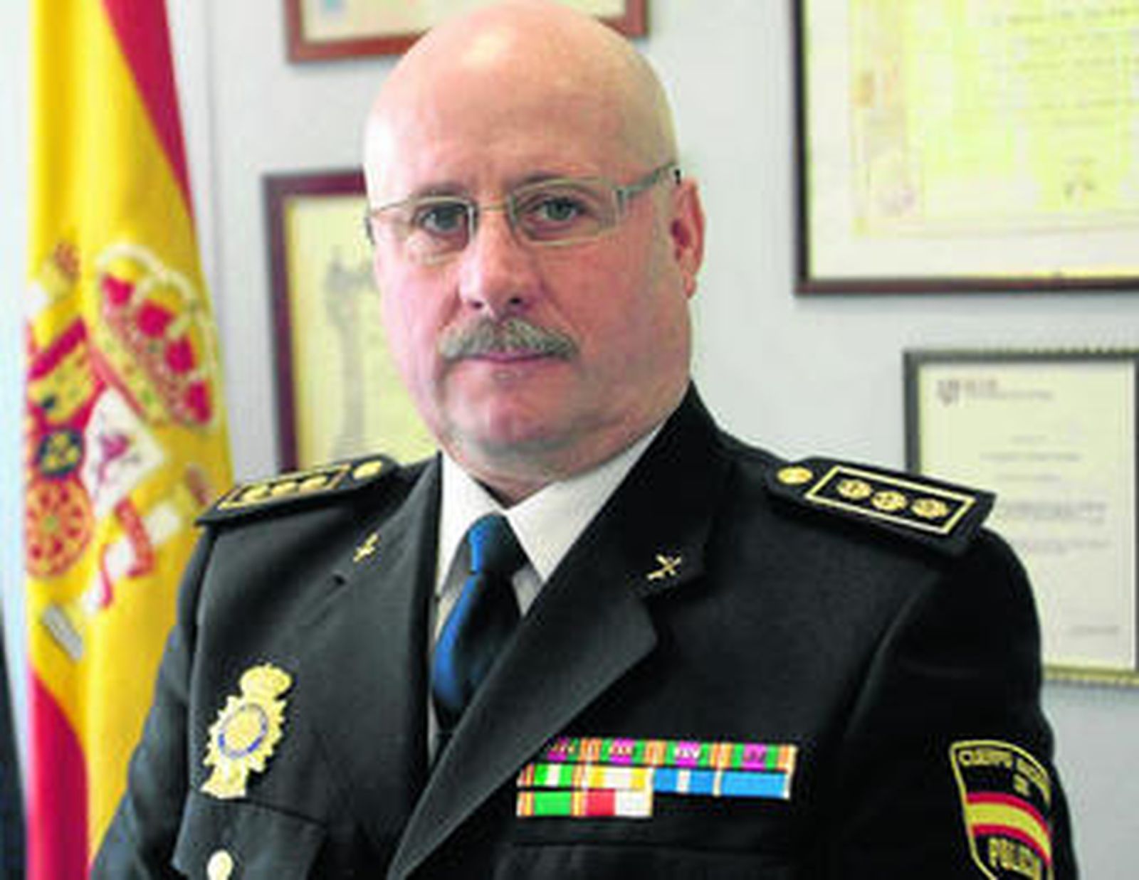 El nuevo jefe superior de Policía de Andalucía Oriental, durante la entrevista.