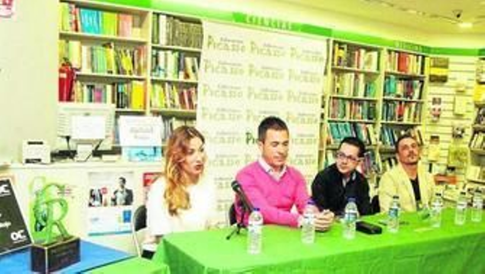 Alberto Cerezuela junto a Germán López, Encarna Navarro y Luis Muñoz.