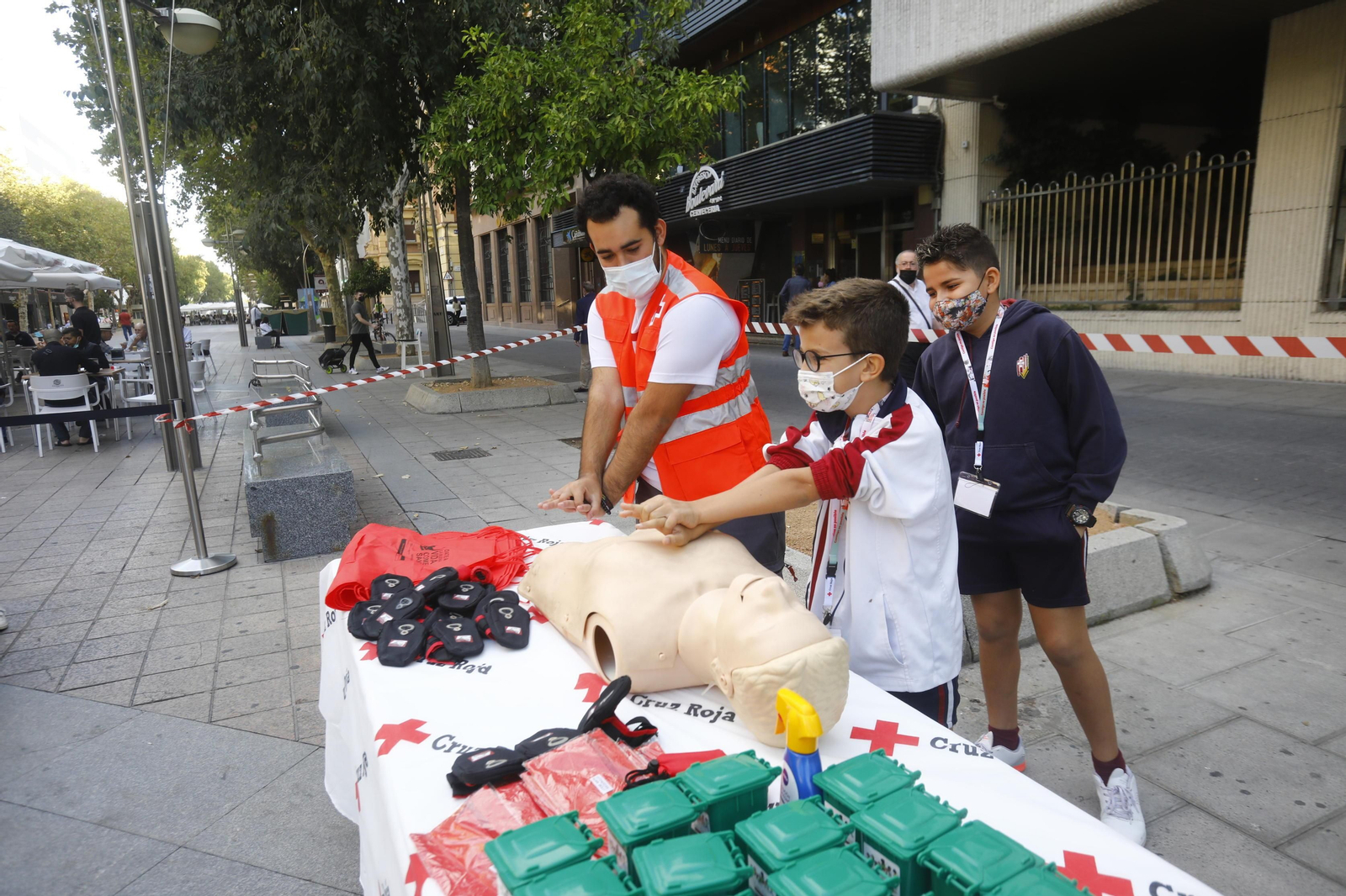 El Día de la Banderia de Cruz Roja en Córdoba, en imágenes