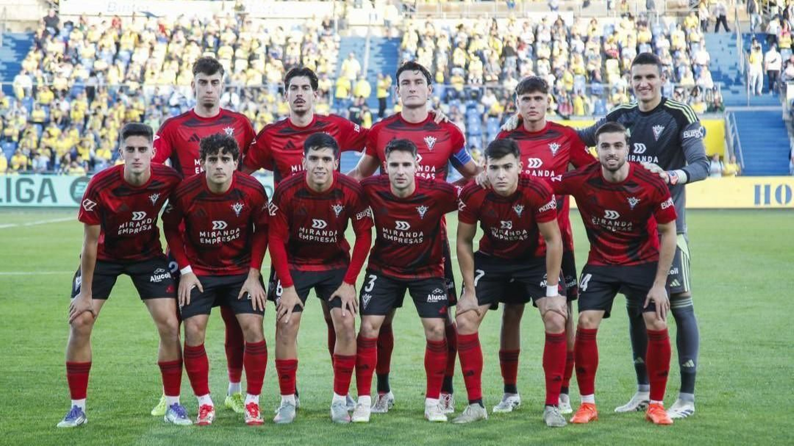 El once inicial del Mirandés en uno de sus últimos partidos de liga.