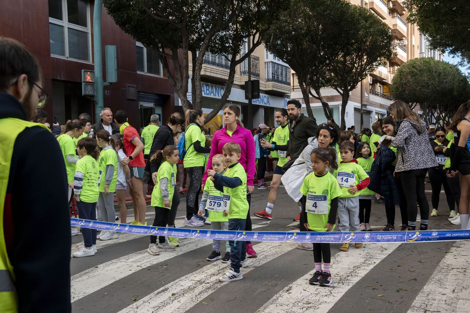 Almería corre unida contra el cáncer en una jornada solidaria