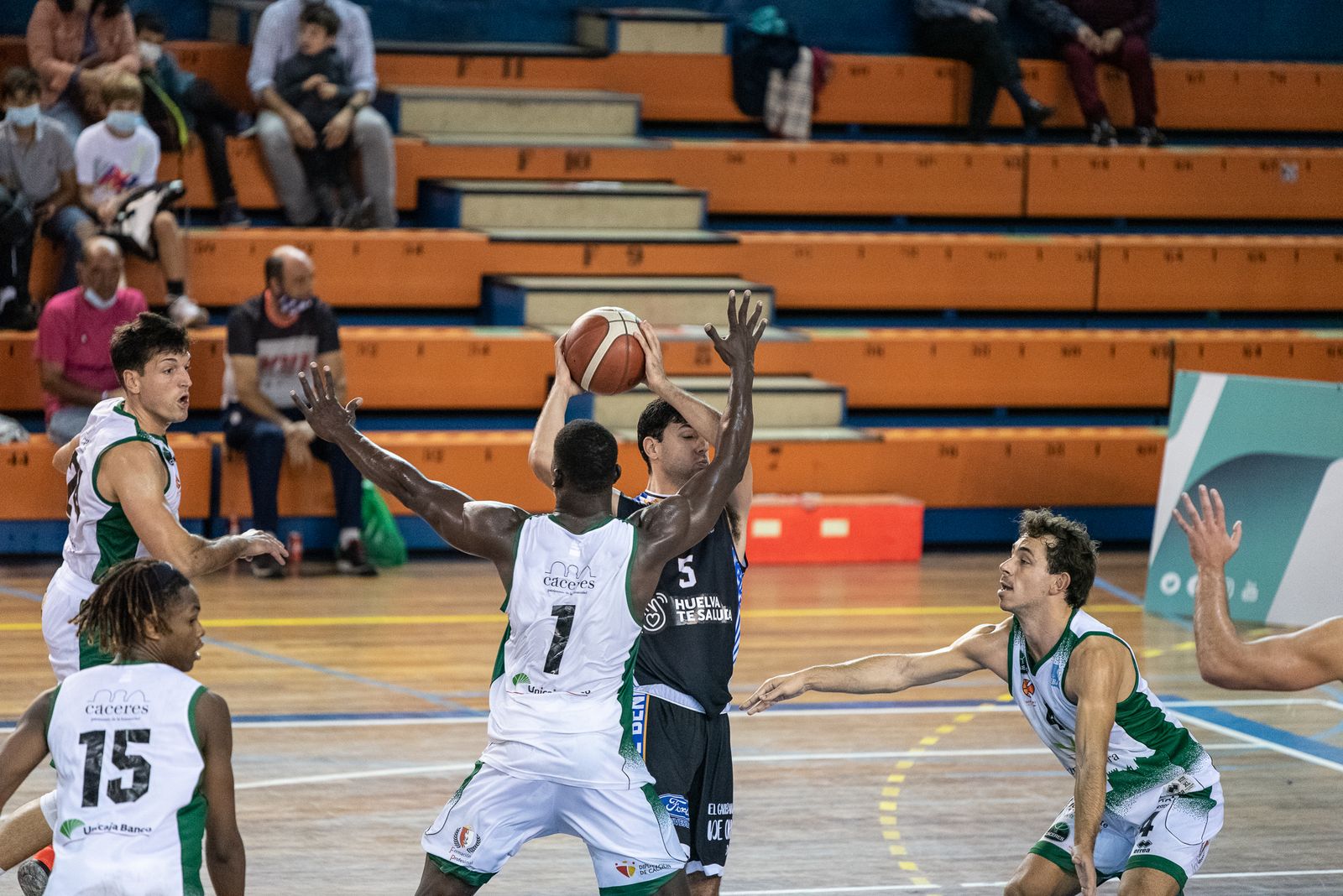 Baloncesto: Imágenes del Huelva Comercio - Extremadura