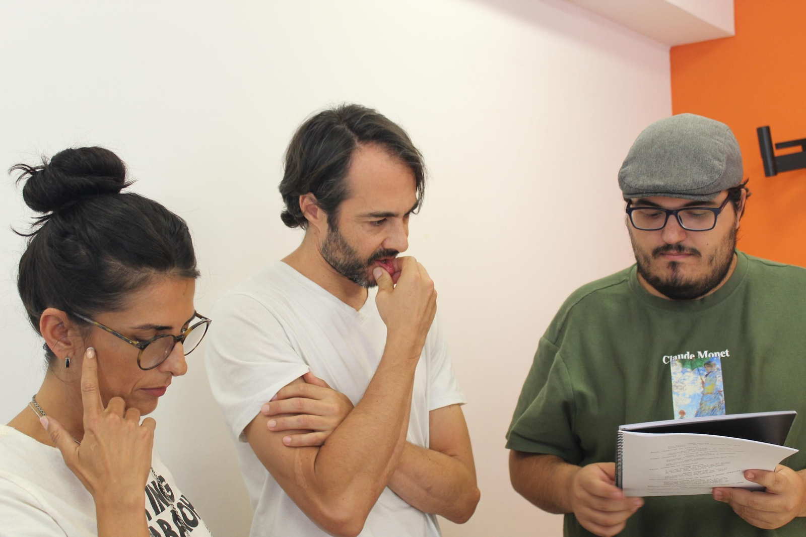 Actores y director de 'La Luz'.