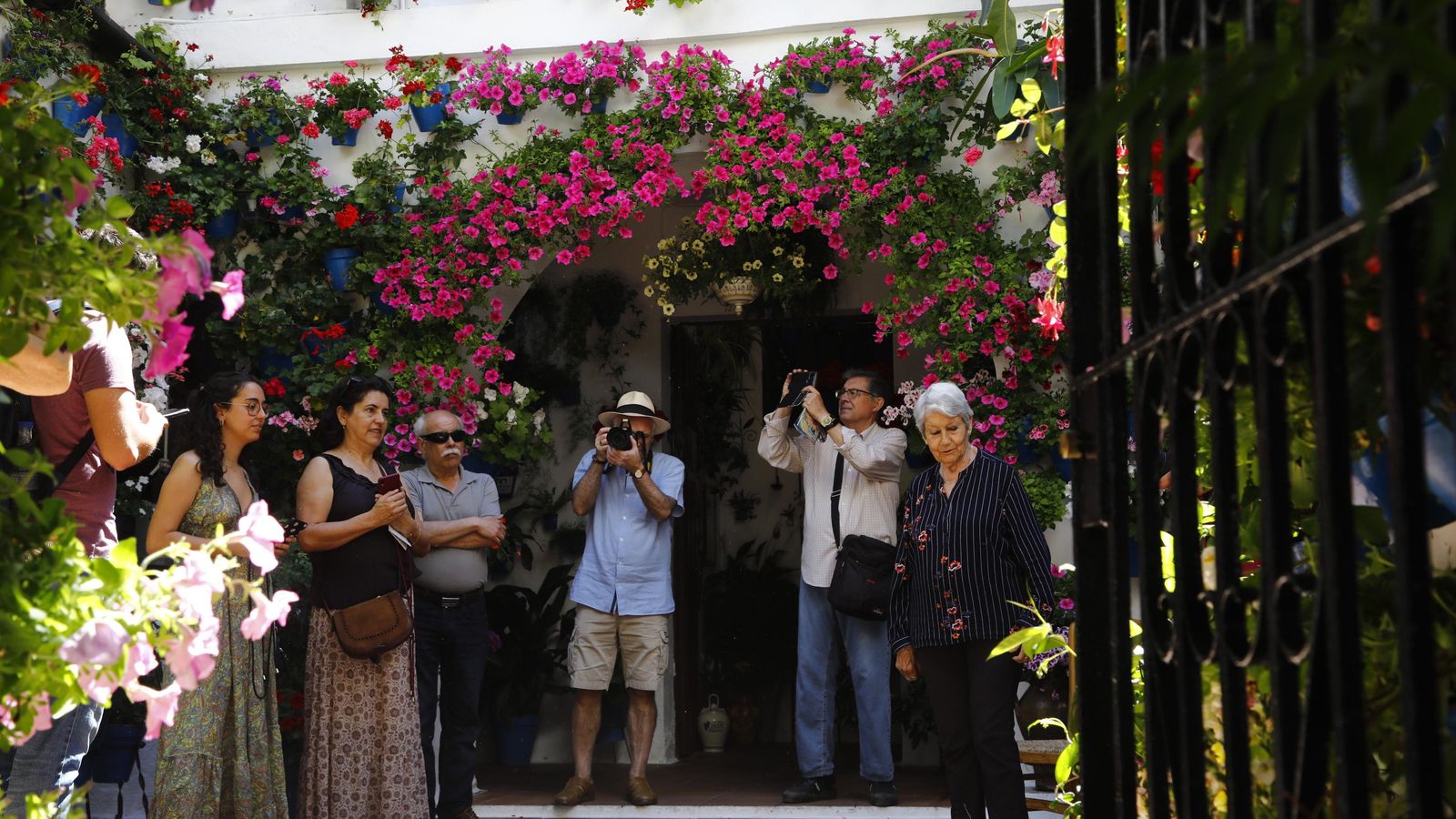 Visitantes en el patio Tinte, 9.