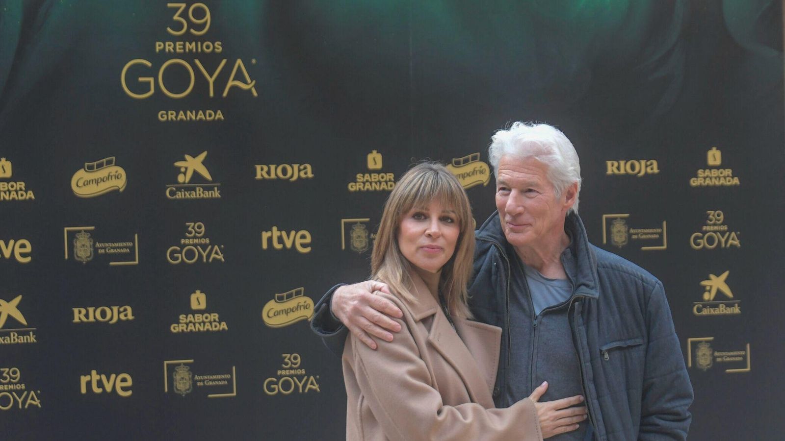 Richard Gere junto a su esposa, Alejandra Silva