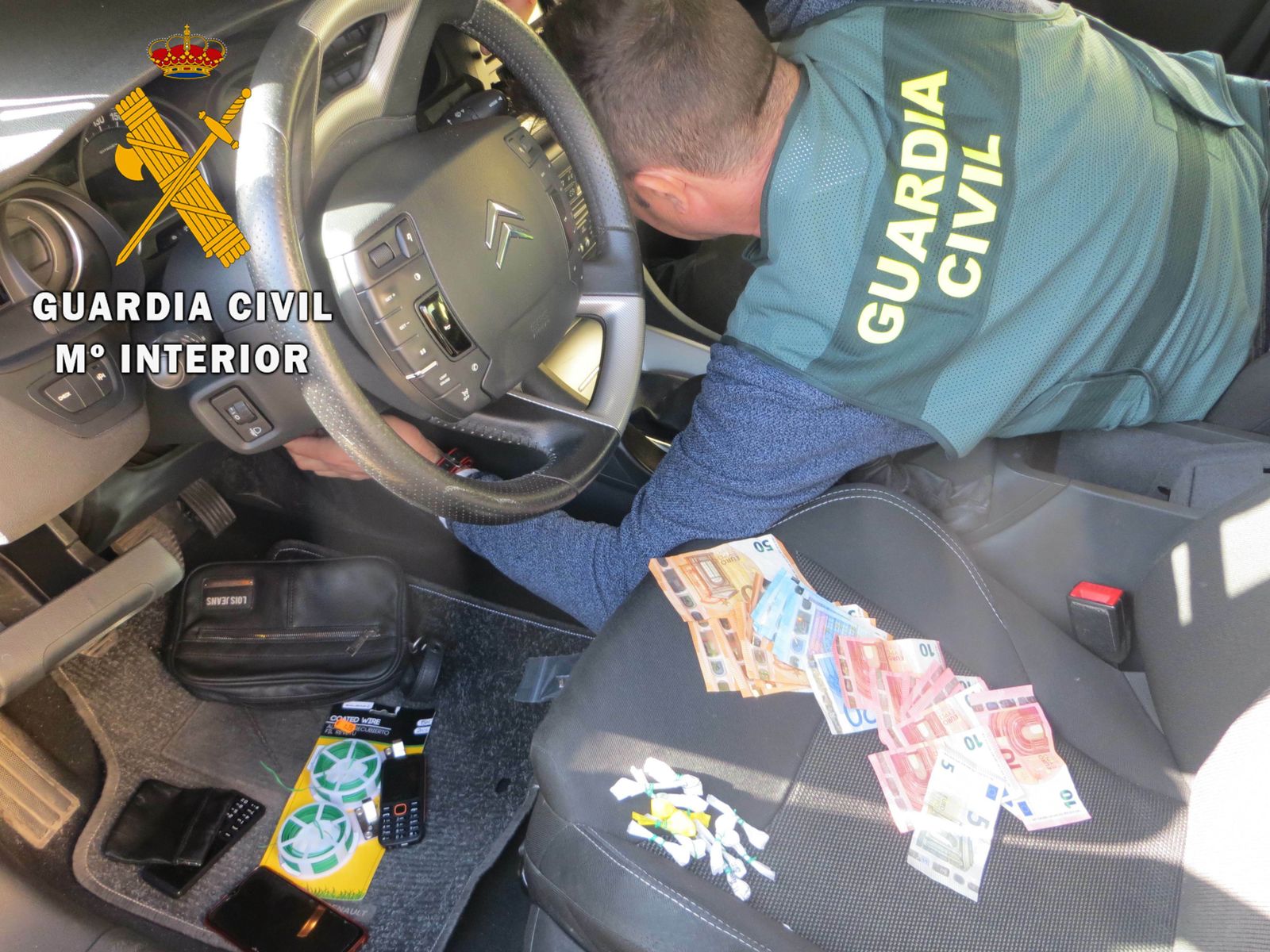 Detenido en Adra un hombre de 65 años acusado de vender droga a domicilio