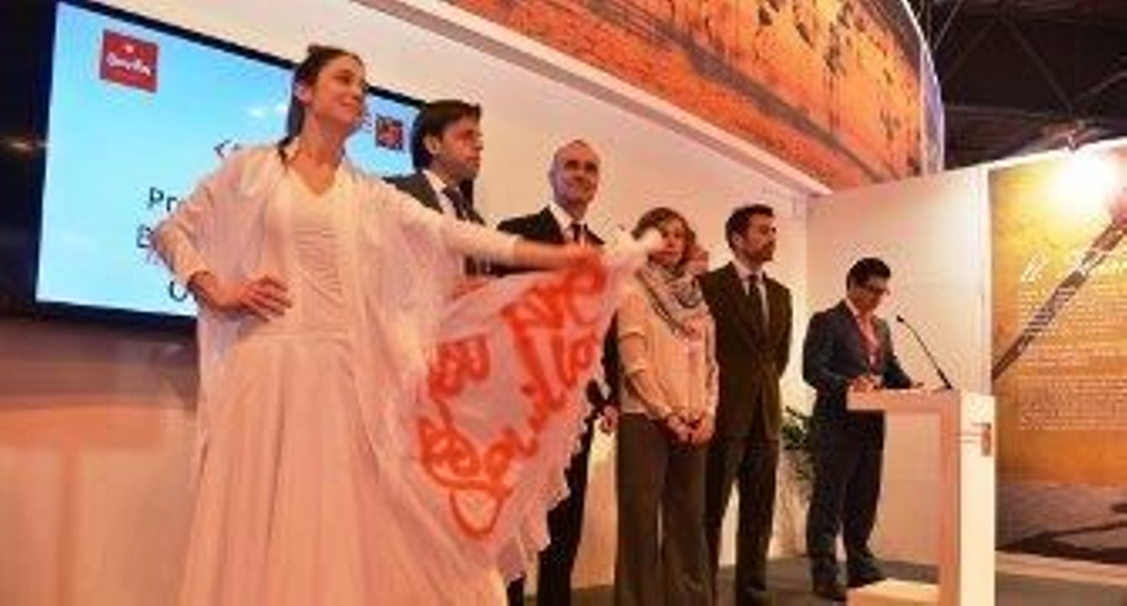 Un momento de la presentación de la Bienal de Flamenco, ayer, en Fitur. / D.S.