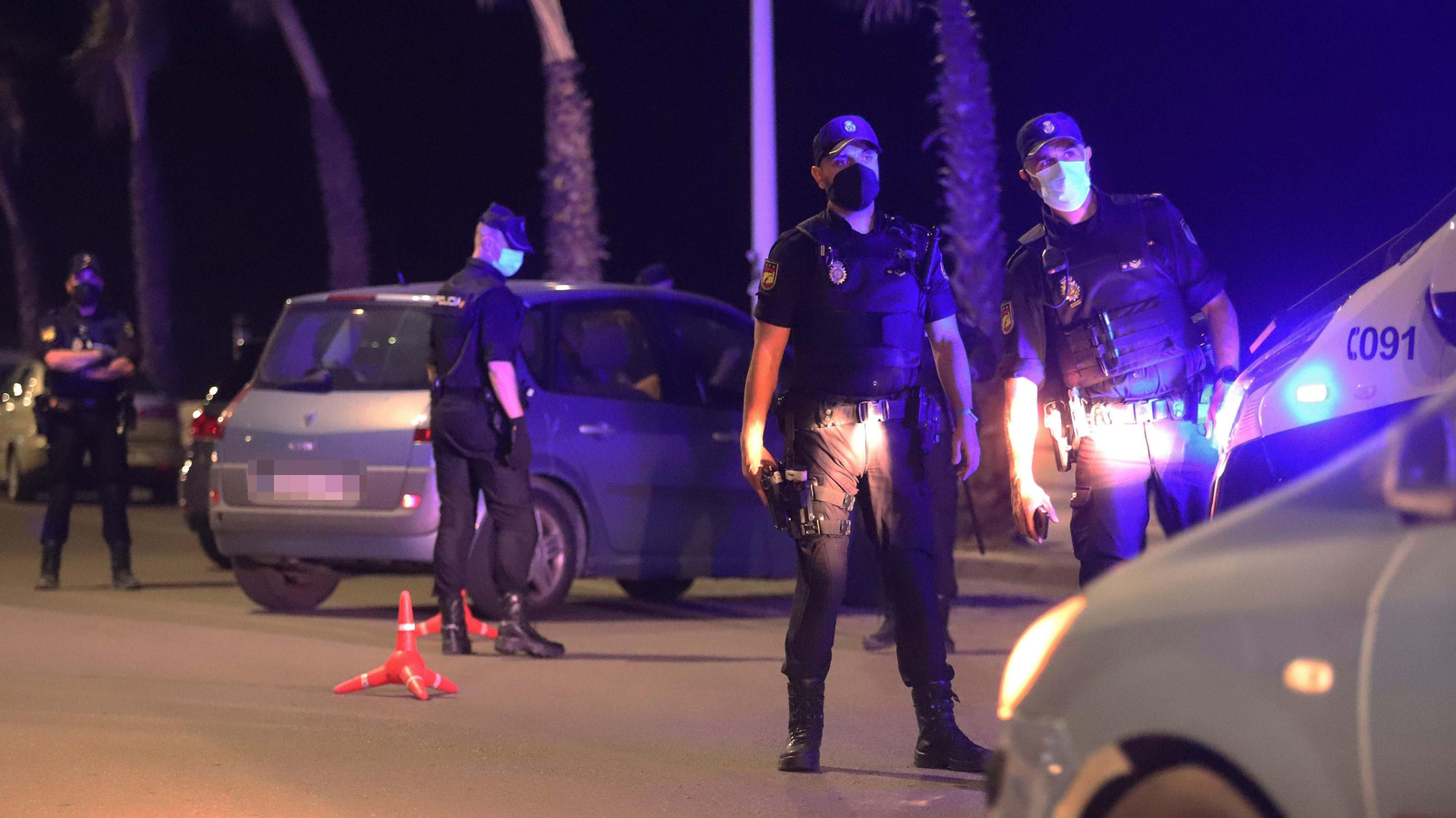 Fotos de una noche de patrulla con la Policía Nacional en La Línea