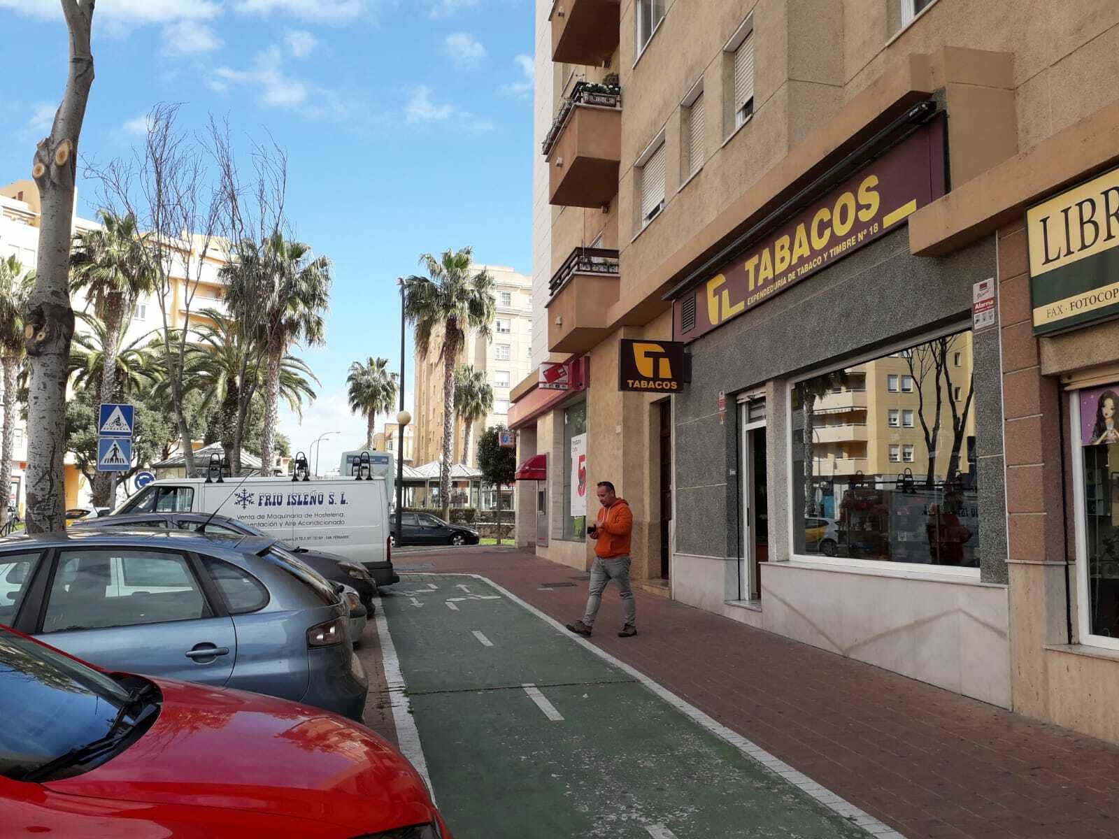 El estanco en el que se produjo el atraco.