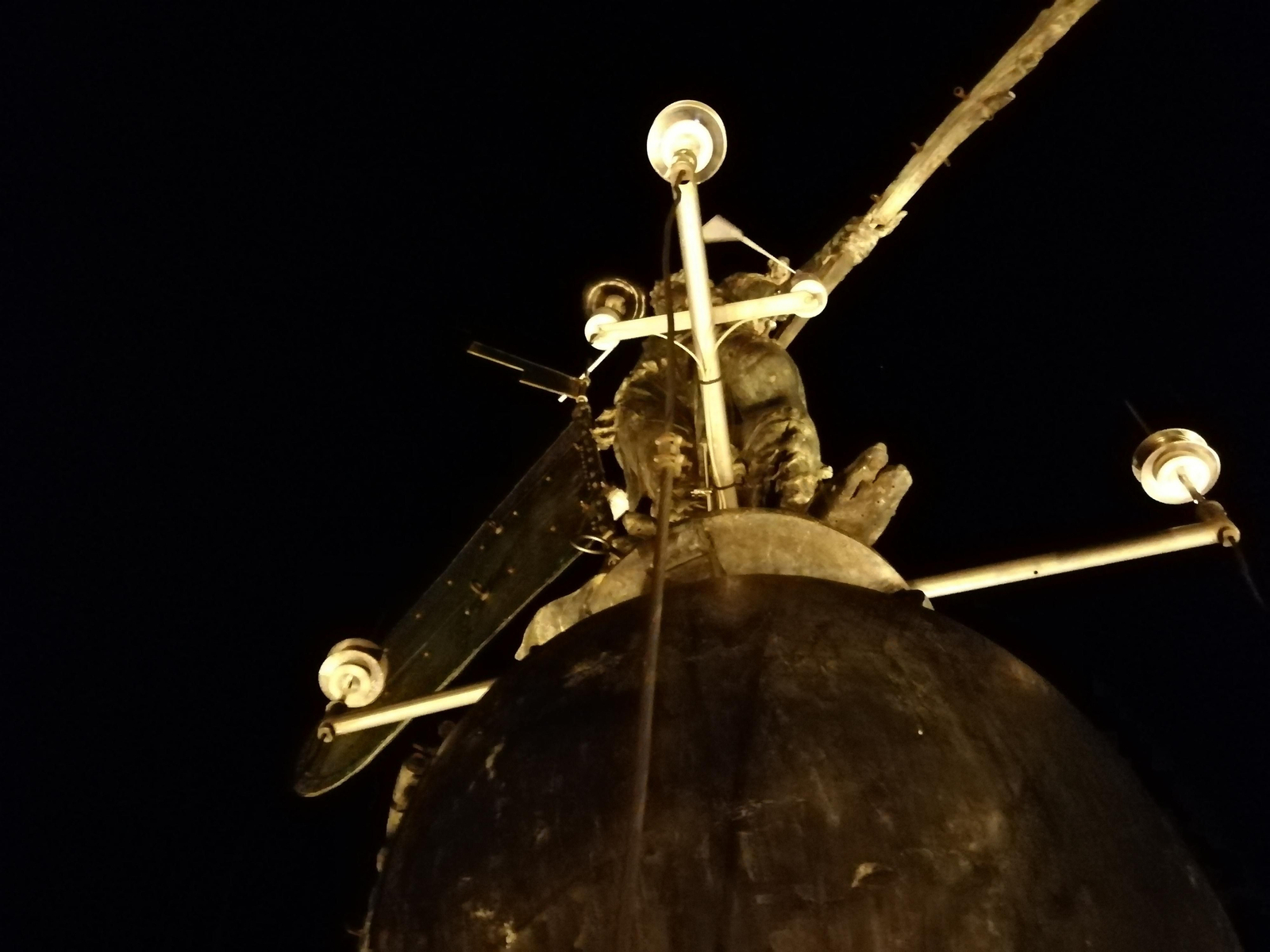 Así se revisan la Catedral de Sevilla y la Giralda desde las alturas