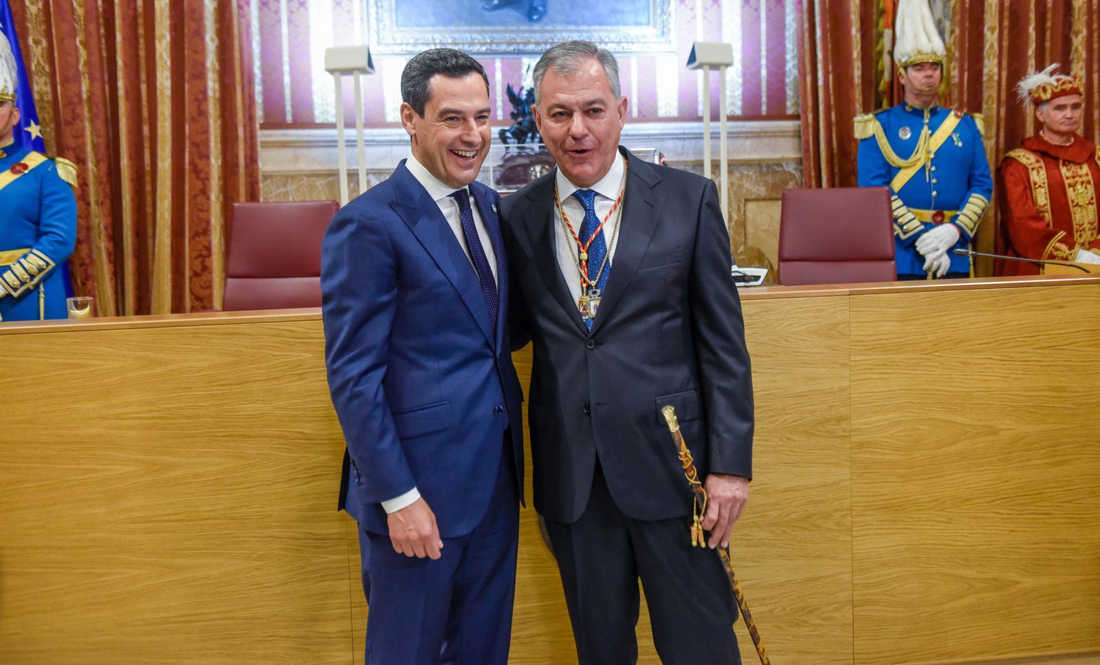 La investidura de José Luis Sanz como alcalde de Sevilla, en imágenes