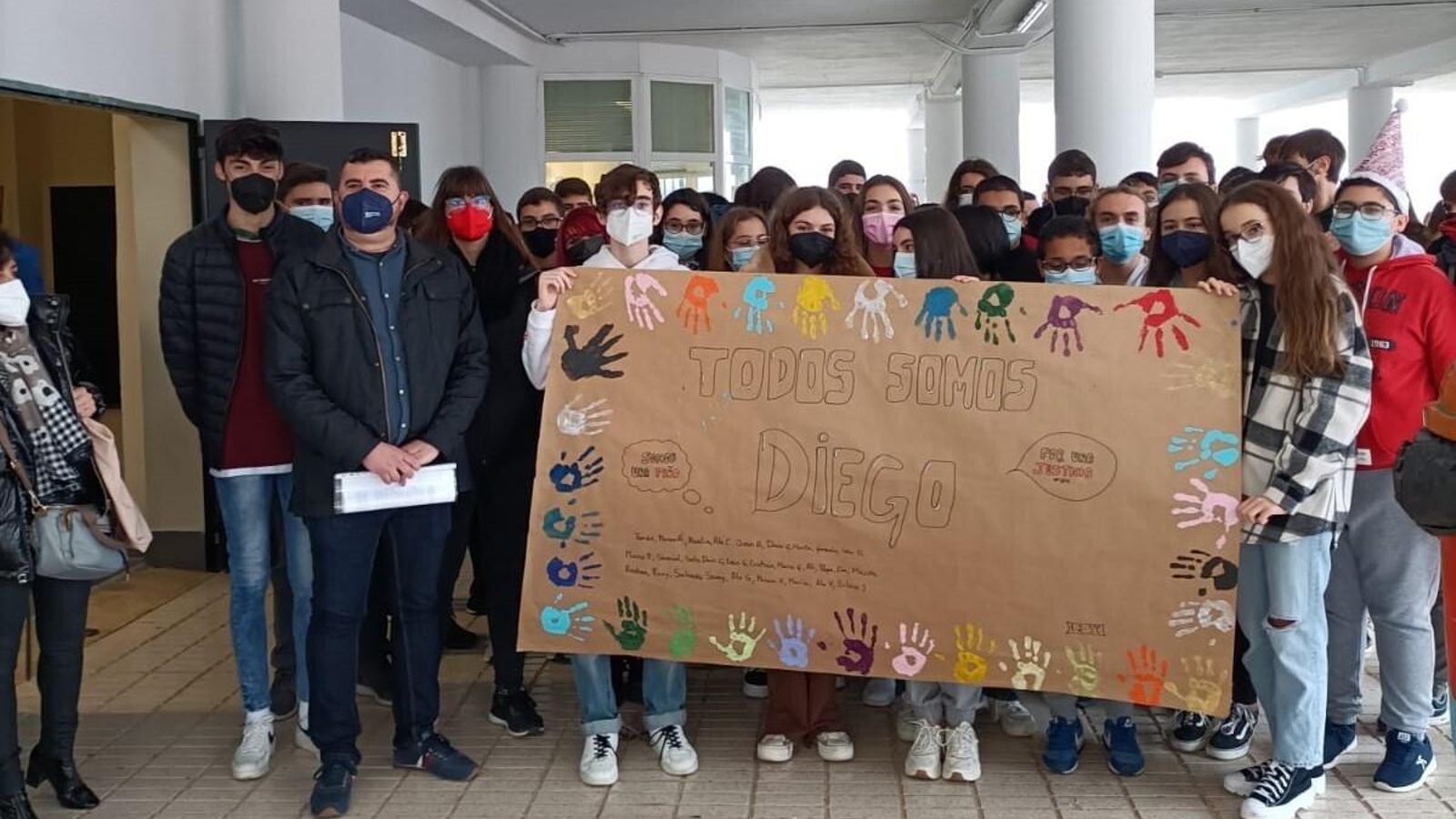 Los alumnos del IES Huerta del Rosario protestan en apoyo del profesor Diego Ortíz.