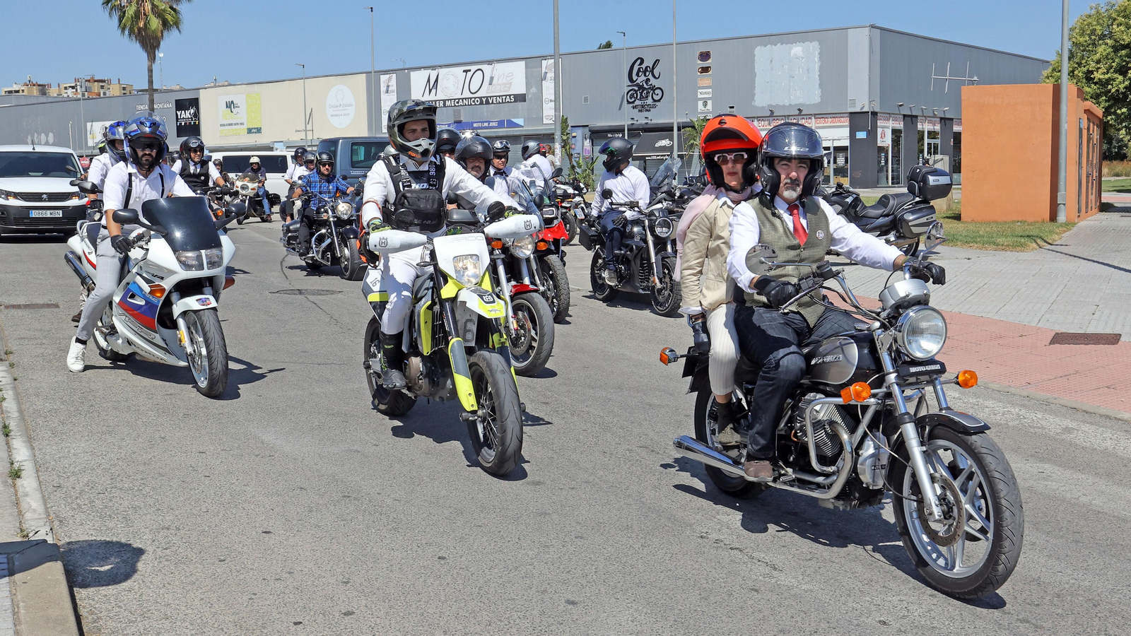 Búscate en el evento motero solidario "The Distinguished Gentleman´s Ride" en Jerez