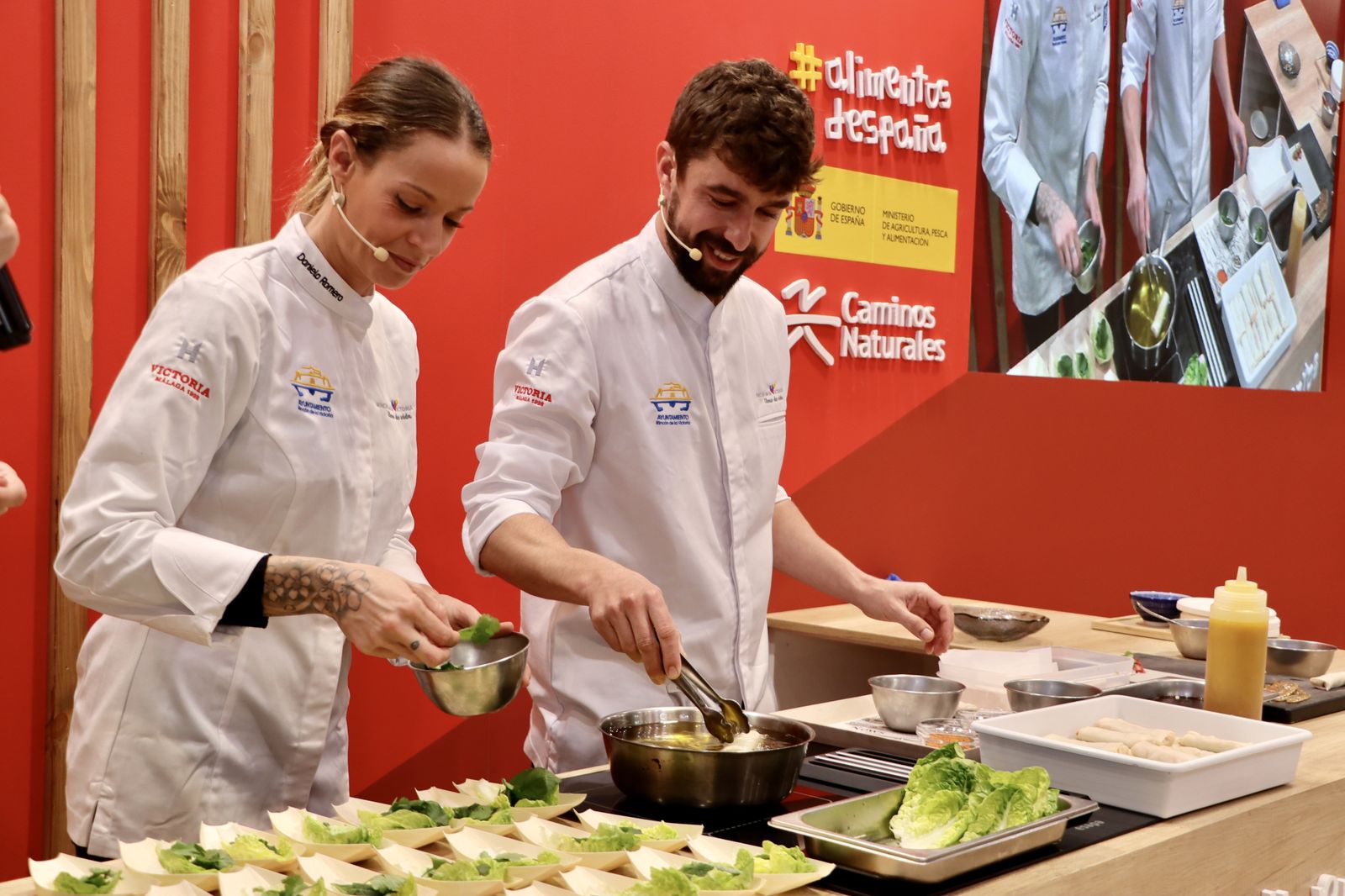 Los cocineros Daniela Romero y Diego Narbona han protagonizado un showcooking en el marco de Fitur.