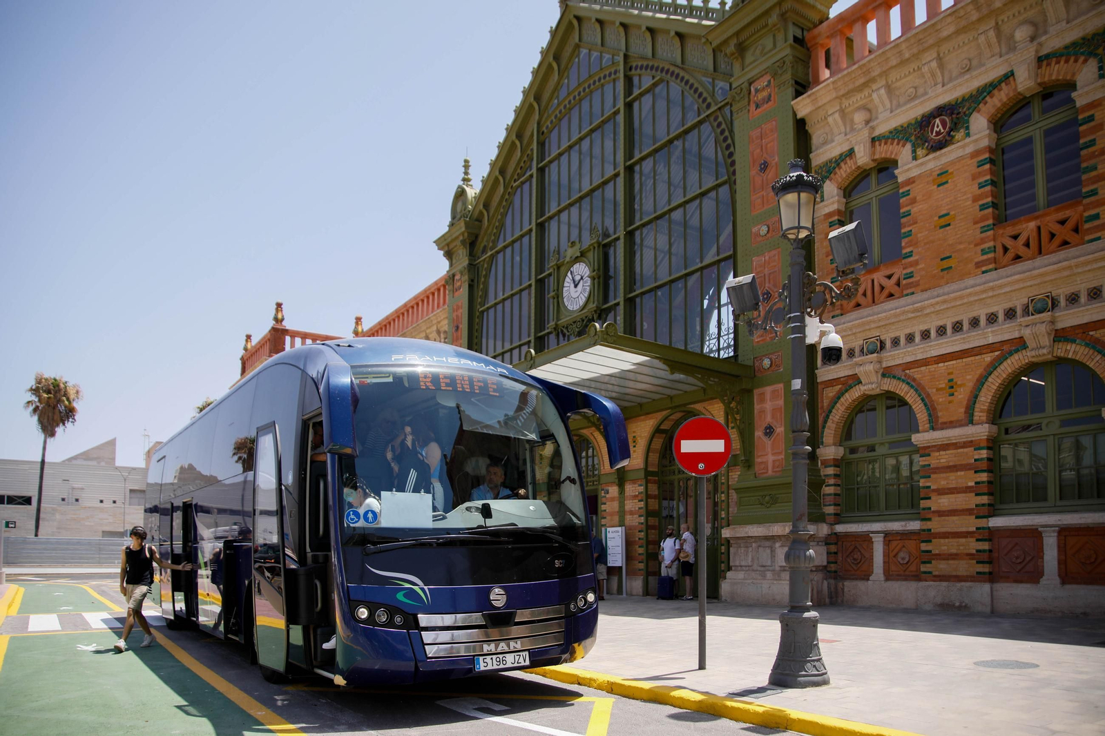 La apertura de la antigua estación de RENFE de Almería, en imágenes