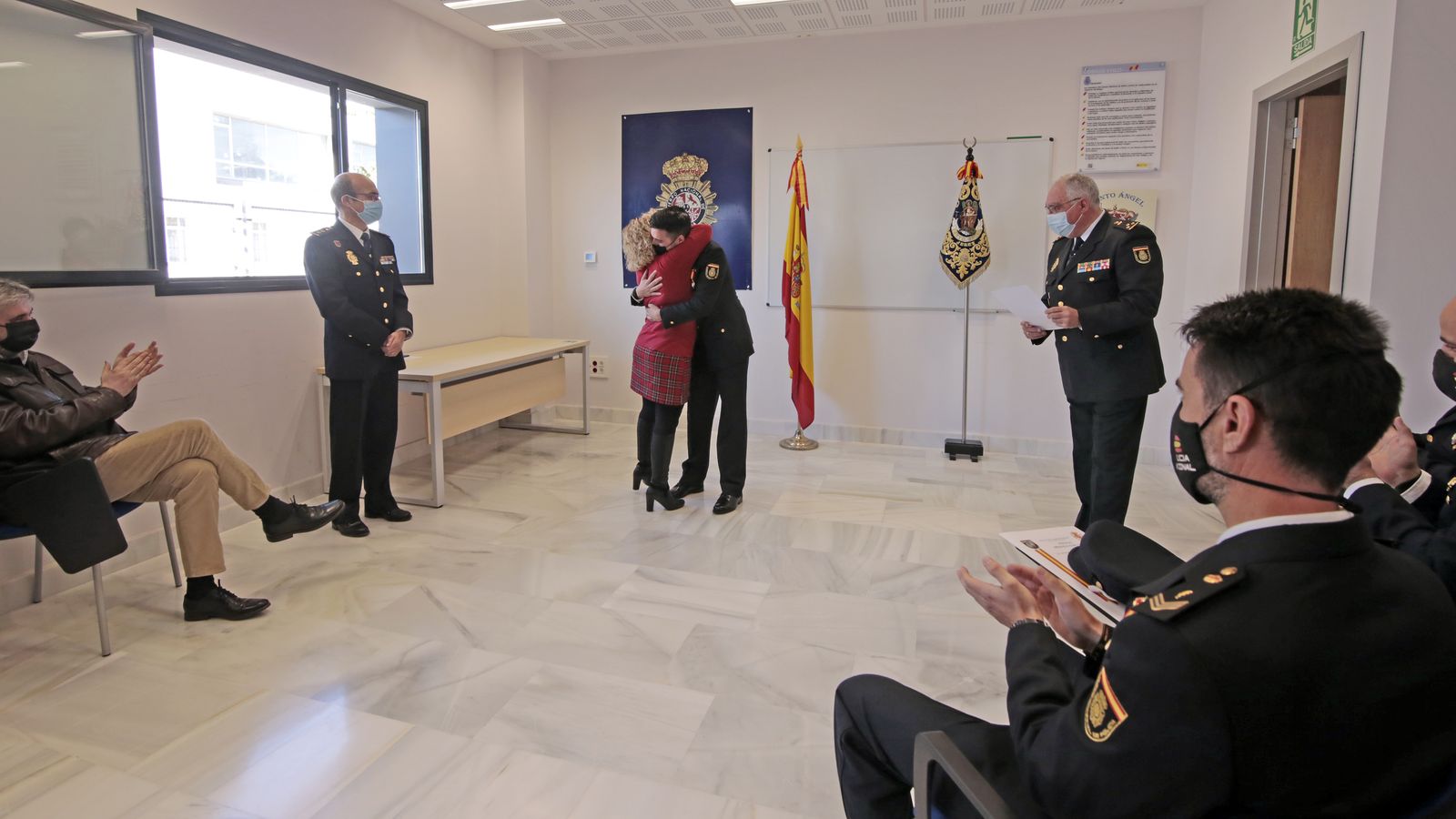 Medallas de Santo Angel en la comisaria de Jerez