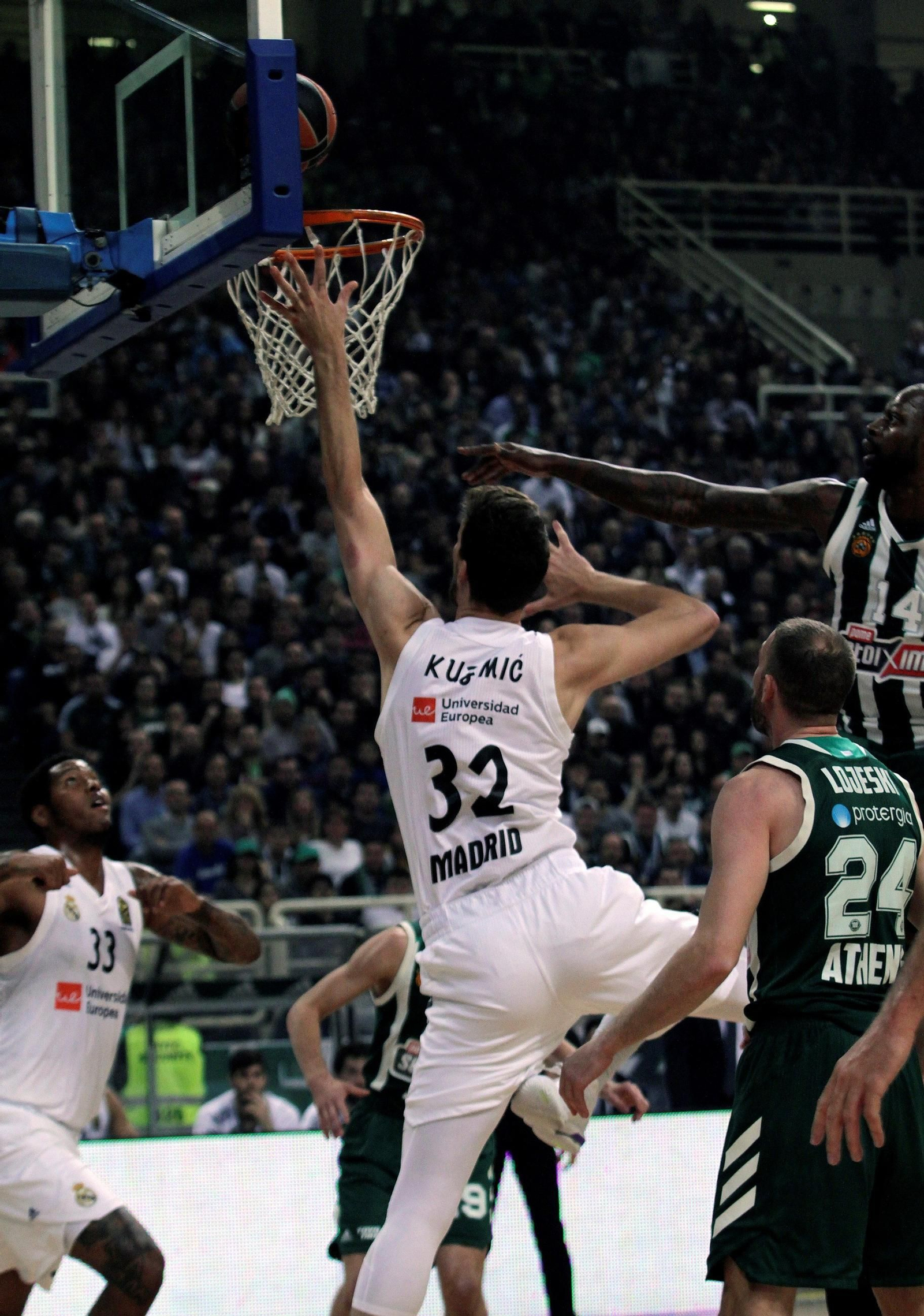 La carrera de Ognjen Kuzmic, en fotos