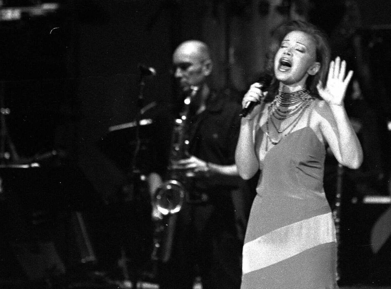 Paloma San Basilio durante una actuación