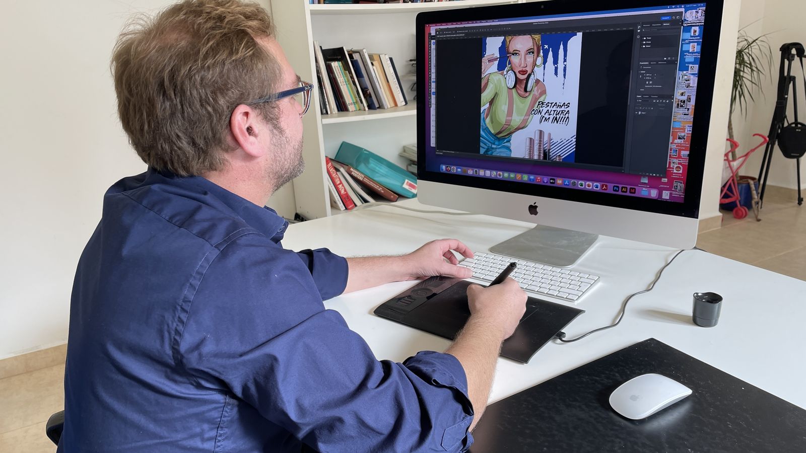 Javier Carmona en su estudio.