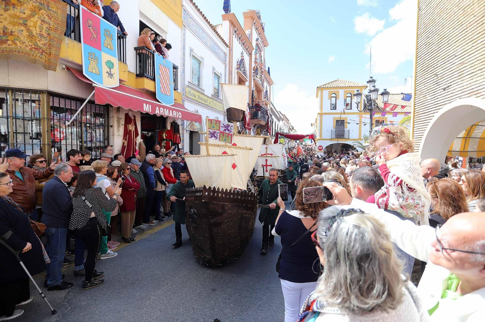 Imágenes del gran ambiente en la Feria Medieval de Palos de la Frontera, Huelva
