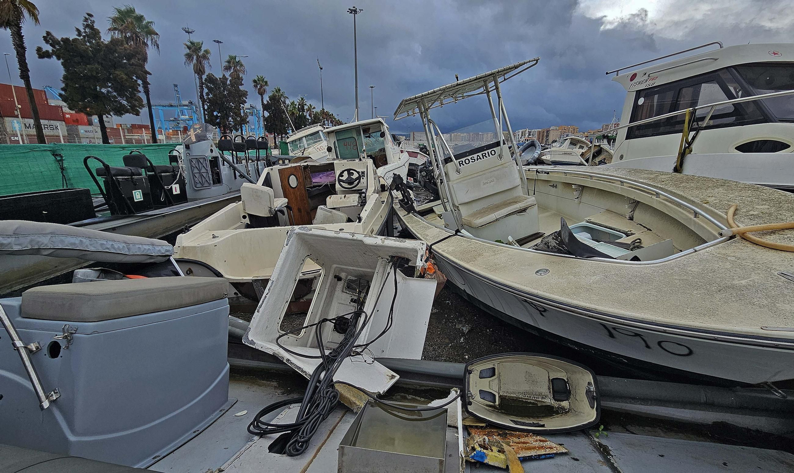 Fotos del hacinamiento de narcoembarcaciones requisadas en el Puerto de Algeciras