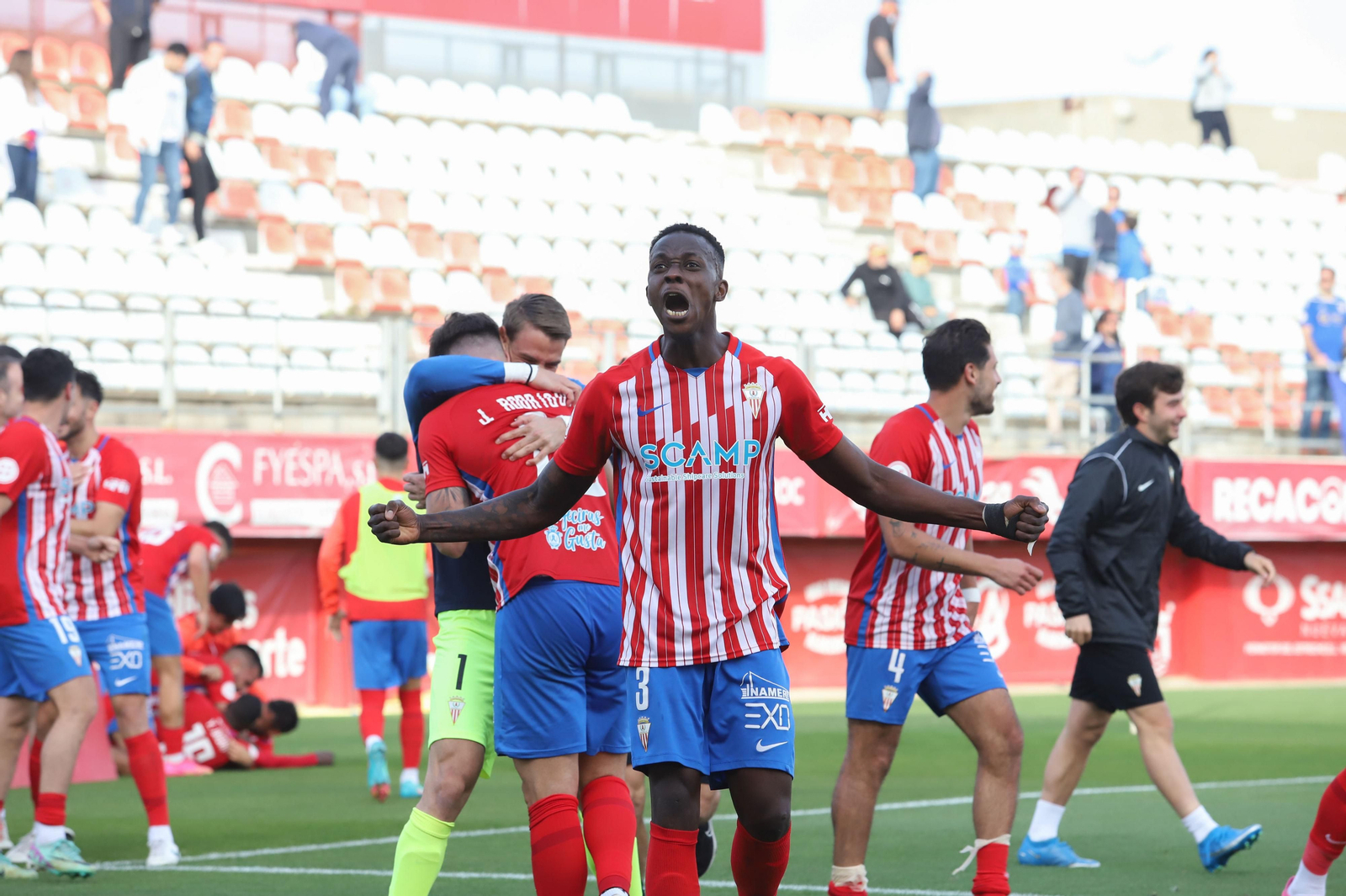 Fotos del Algeciras CF-Linares de Primera Federacion