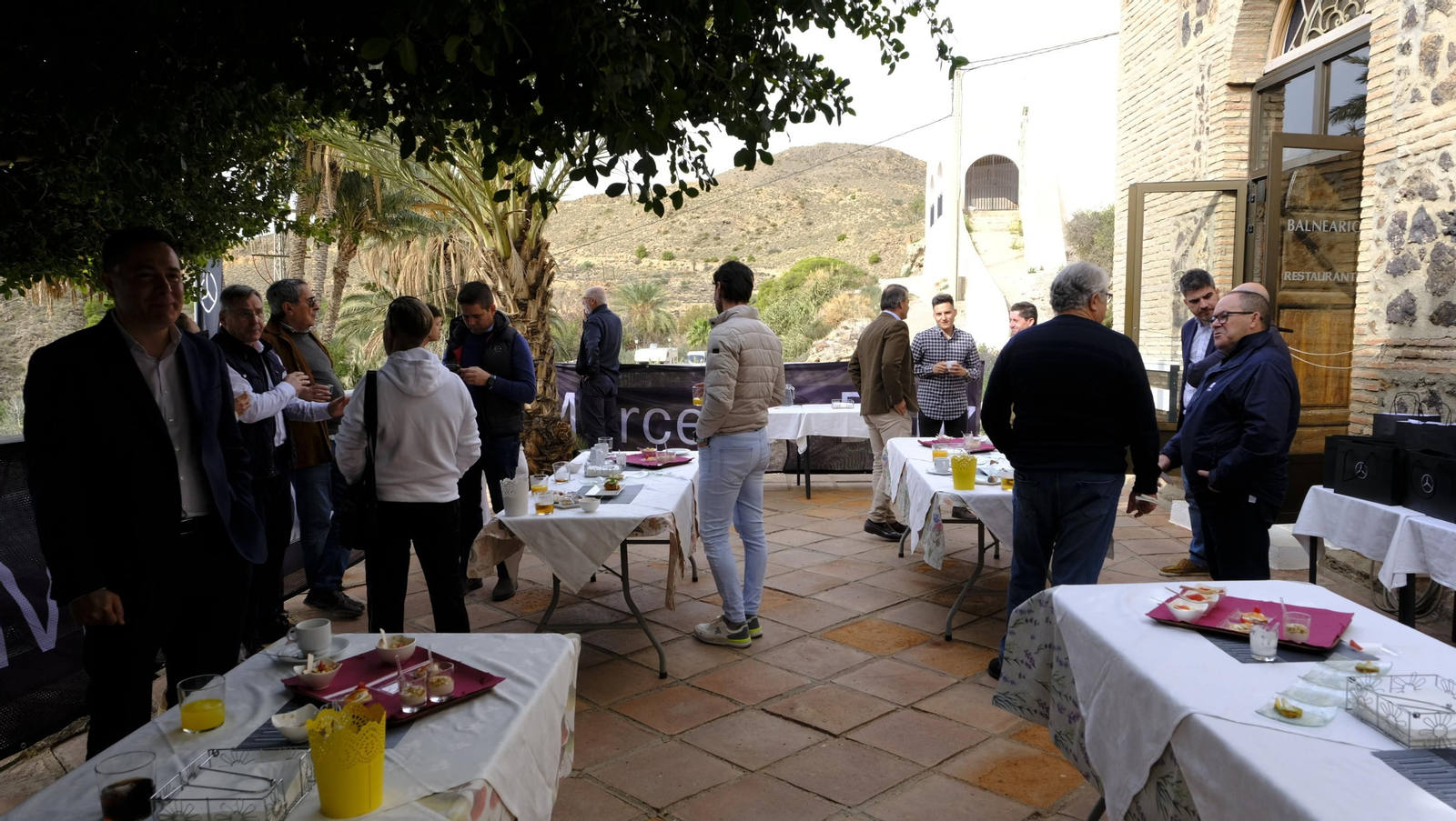 imágenes de la presentación de los nuevos Mercedes-Benz eléctricos, en SAVERES Huércal de Almería