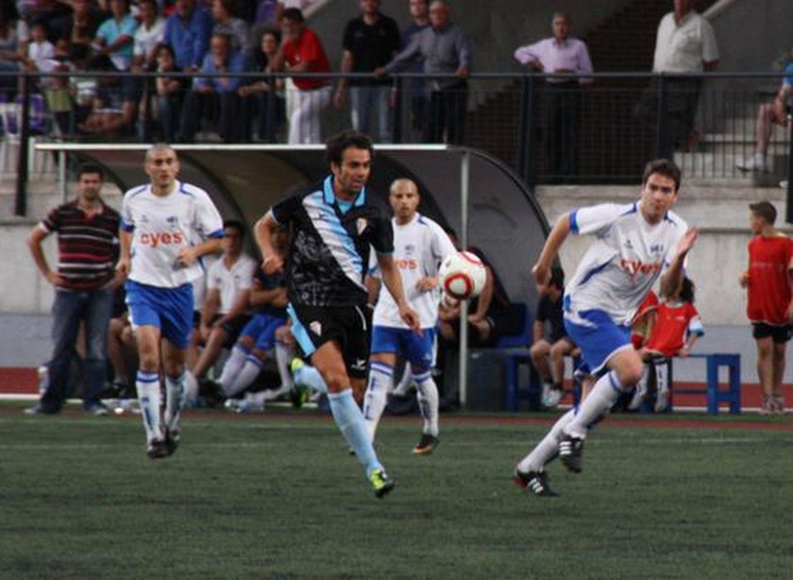 El San Fernando tendrá que buscar la remontada en el Juegos Iberoamericanos 2010 de Bahía Sur tras caer por 3-2 ante el Loja.

Foto: LOF