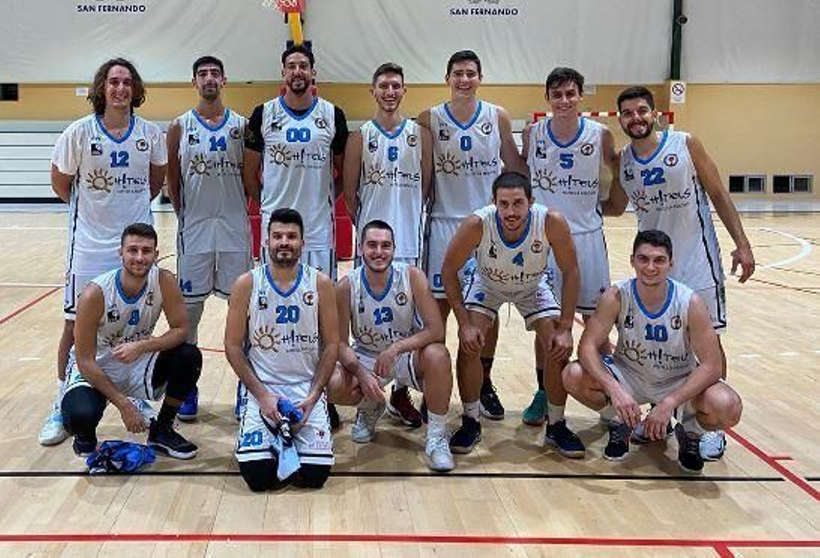 La plantilla de la ULB, tras su primer amistoso, en San Fernando