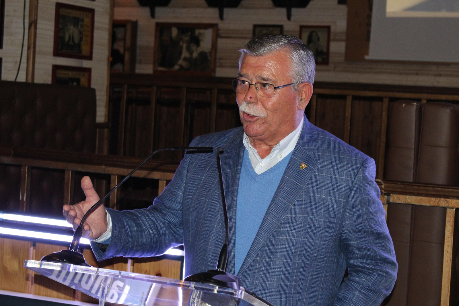 Las imágenes de la presentación de  'La Rosaleda Liga Edición Especial'