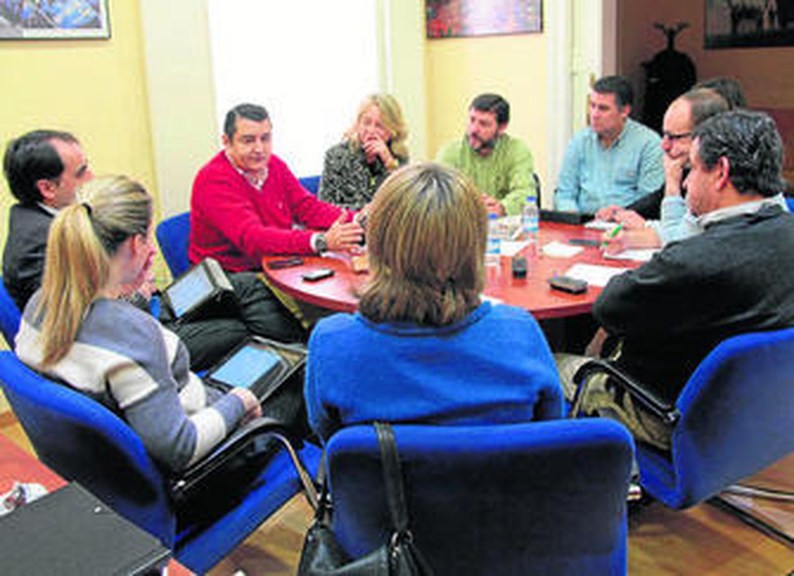Antonio Sanz y los vicesecretarios proovinciales del PP, reunidos días atrás en la sede del partido en Cádiz.