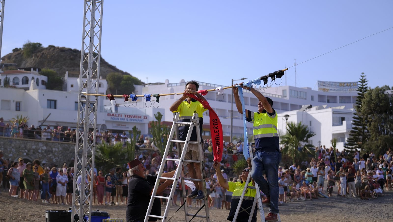 Moros y Cristianos de Mojácar en la Playa del Lance, en imágenes