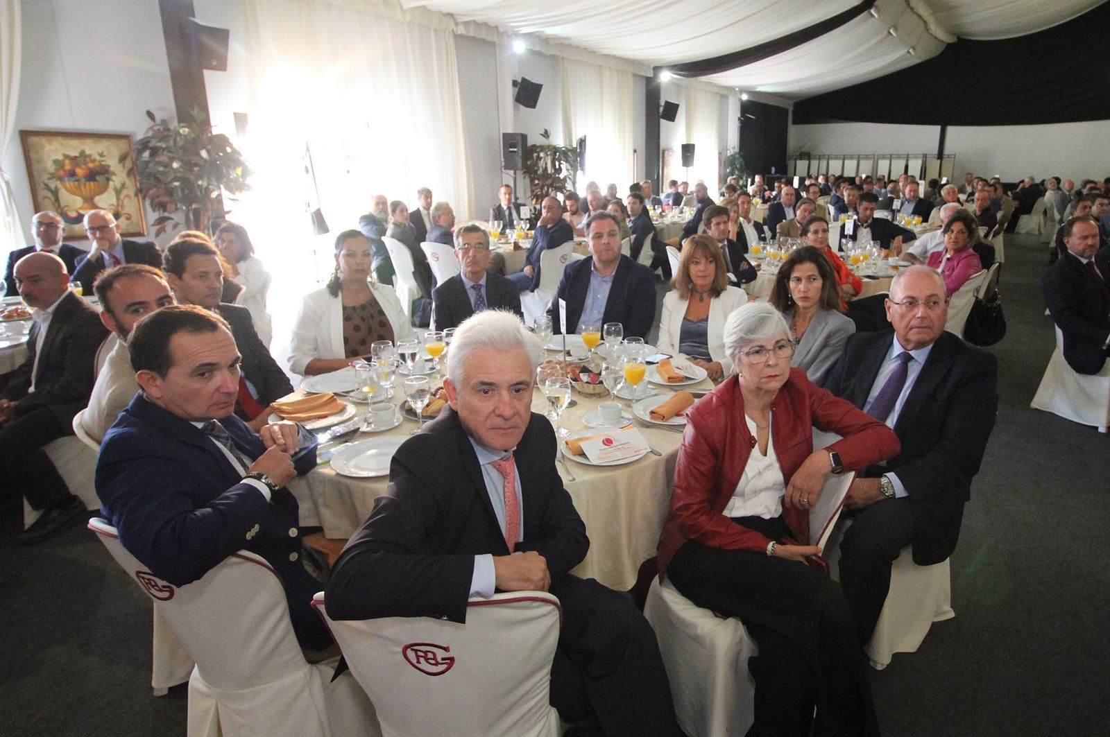 Imágenes del Desayuno Informativo del Grupo Joly con Javier Targhetta