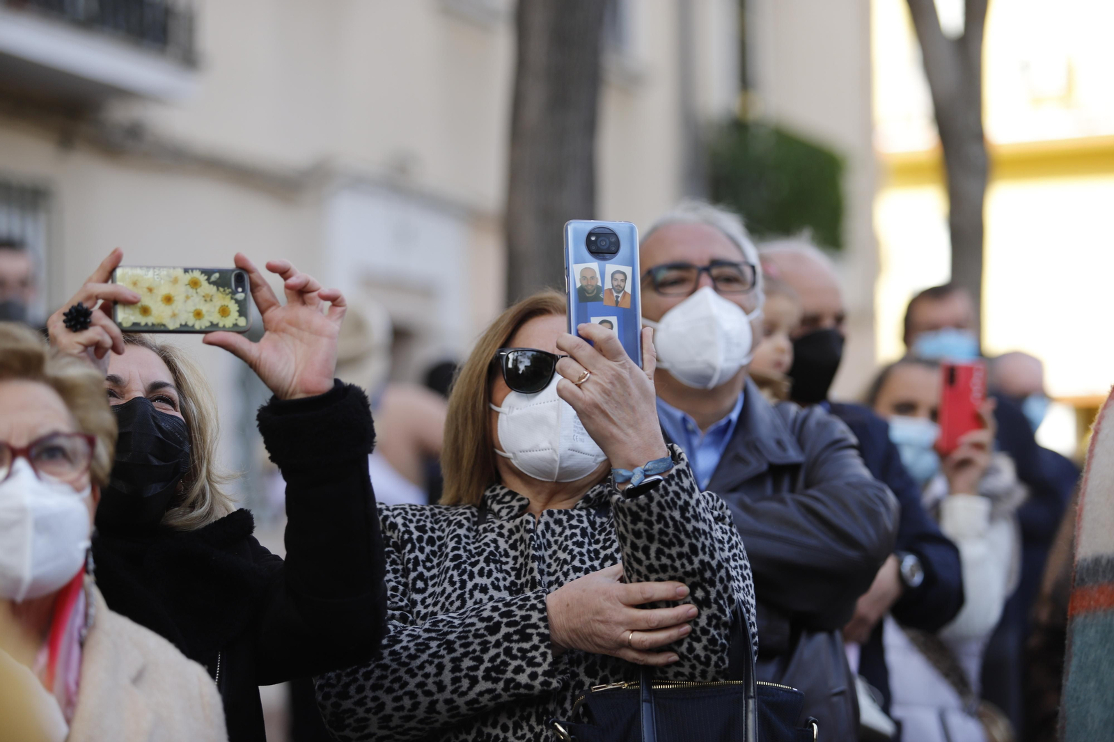 Imágenes del ambiente en la procesión de San Sebastián en Huelva