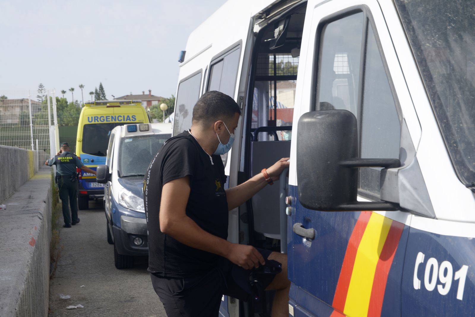 Fotos del desembarco del Denebola de Salvamento Marítimo