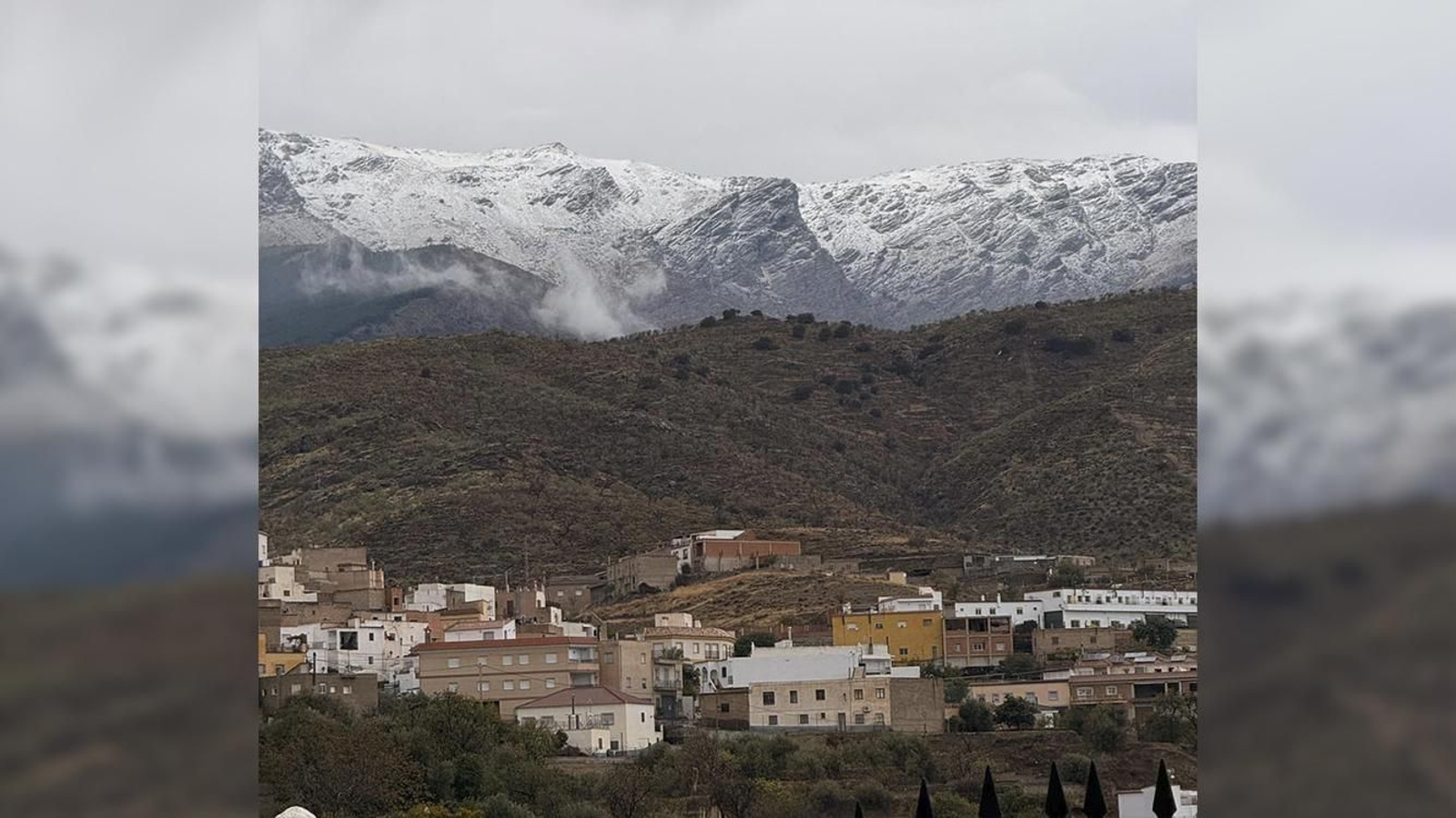 La nieve de Sierra Nevada vista desde Abrucena