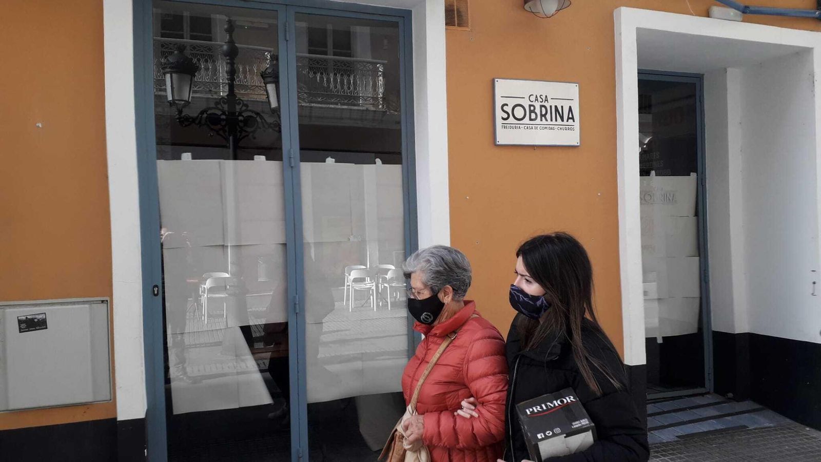 El bar Casa Sobrina cerrado en una imagen tomada este viernes.