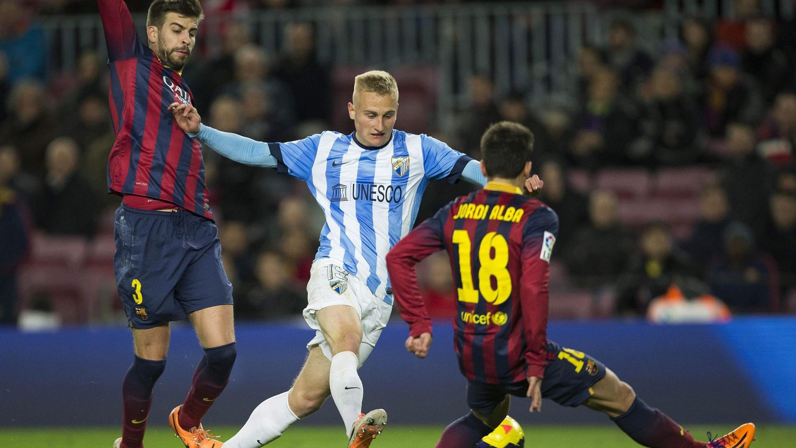 Pawlowski, con Piqué y Jordi Alba.