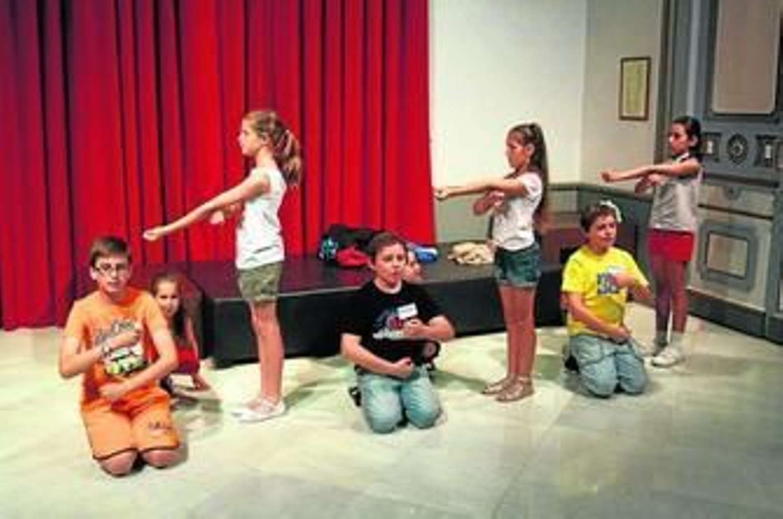 Un momento del ensayo que realizaron ayer los niños que interpretan a los hijos de la familia Von Trapp.