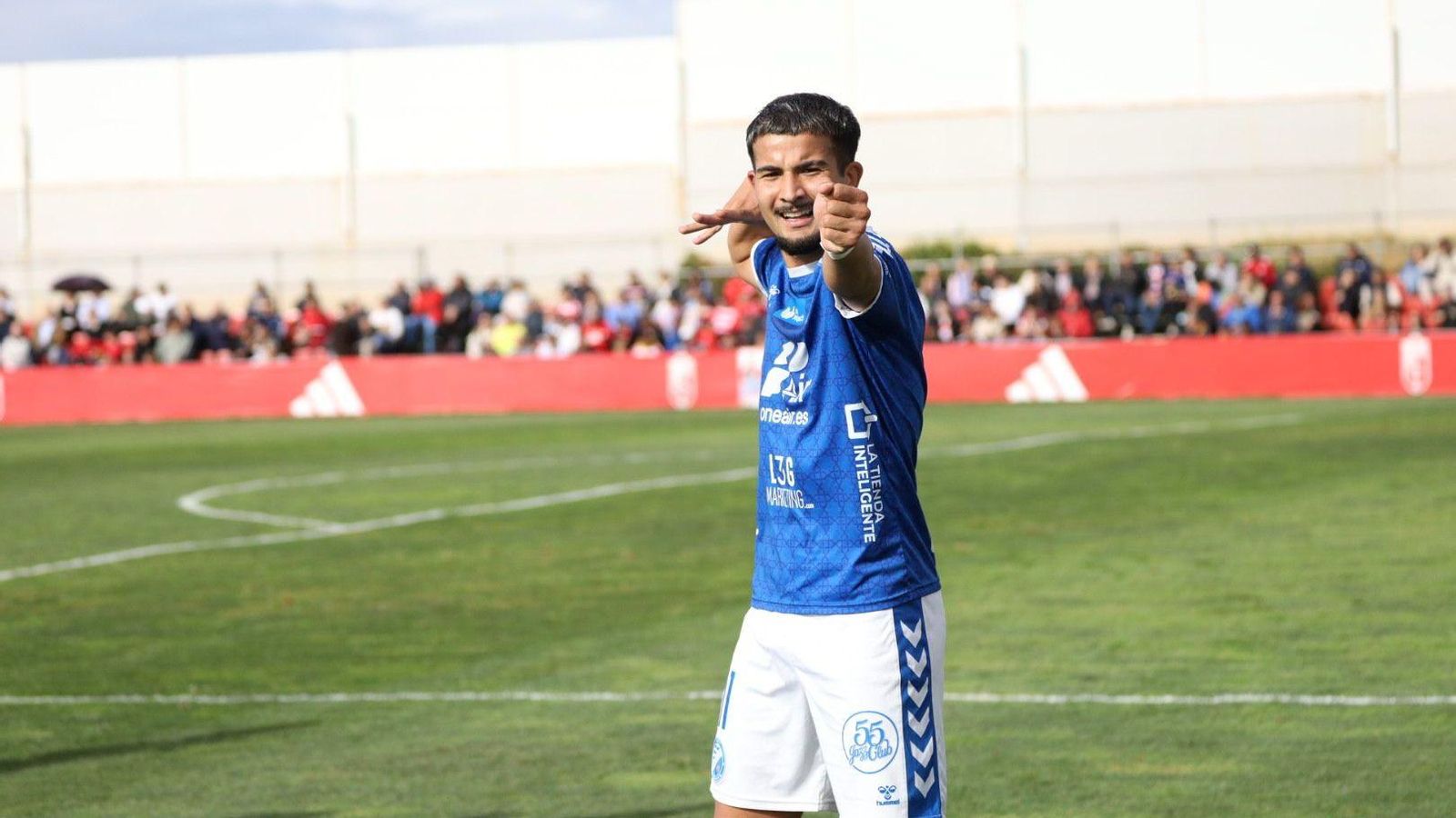 Ilias hace su clásico arquero tras el 1-2 desde el punto de penalti. Ilias hace su clásico arquero tras el 1-2 desde el punto de penalti.