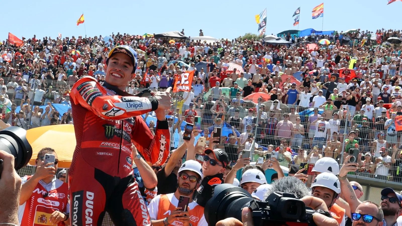 Marc Márquez, ganador de la carrera corta en Jerez y campeón del mundo en 2025.