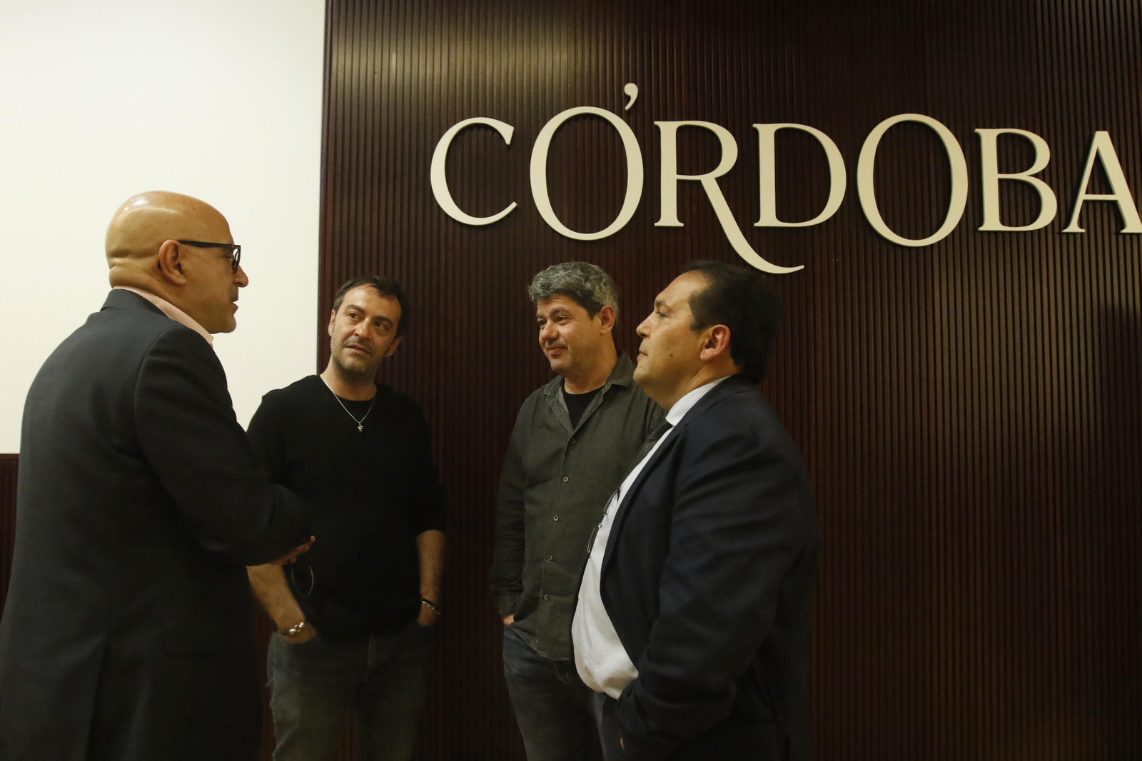 El paso de Carmen Mola por Córdoba, en imágenes