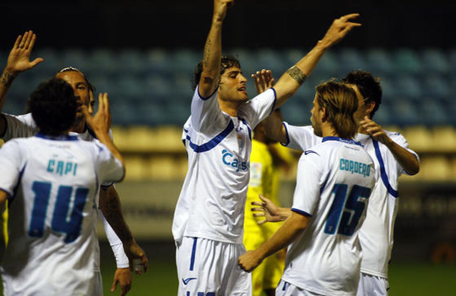 El Xerez vuelve a saborear el triunfo después de seis jornadas gracias a los goles de Héctor (pp) y Óscar Díaz./Fotos:LOF

Foto: LOF