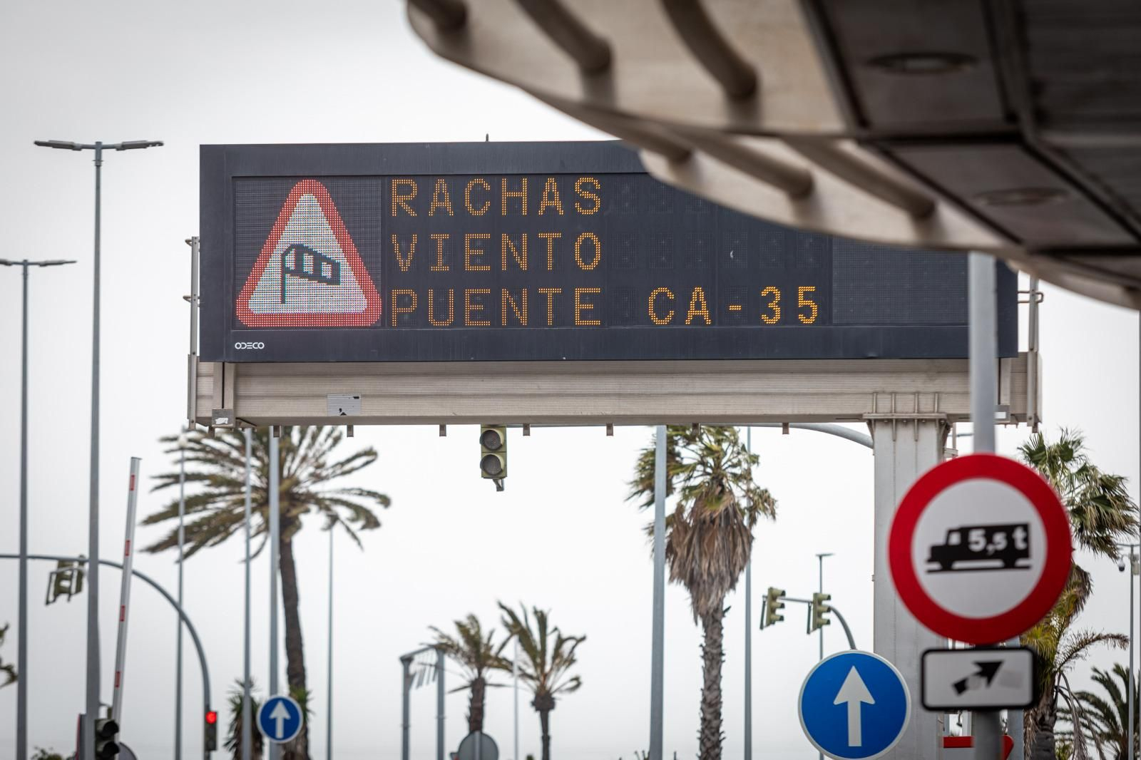 Alerta naranja por Levante en Cádiz