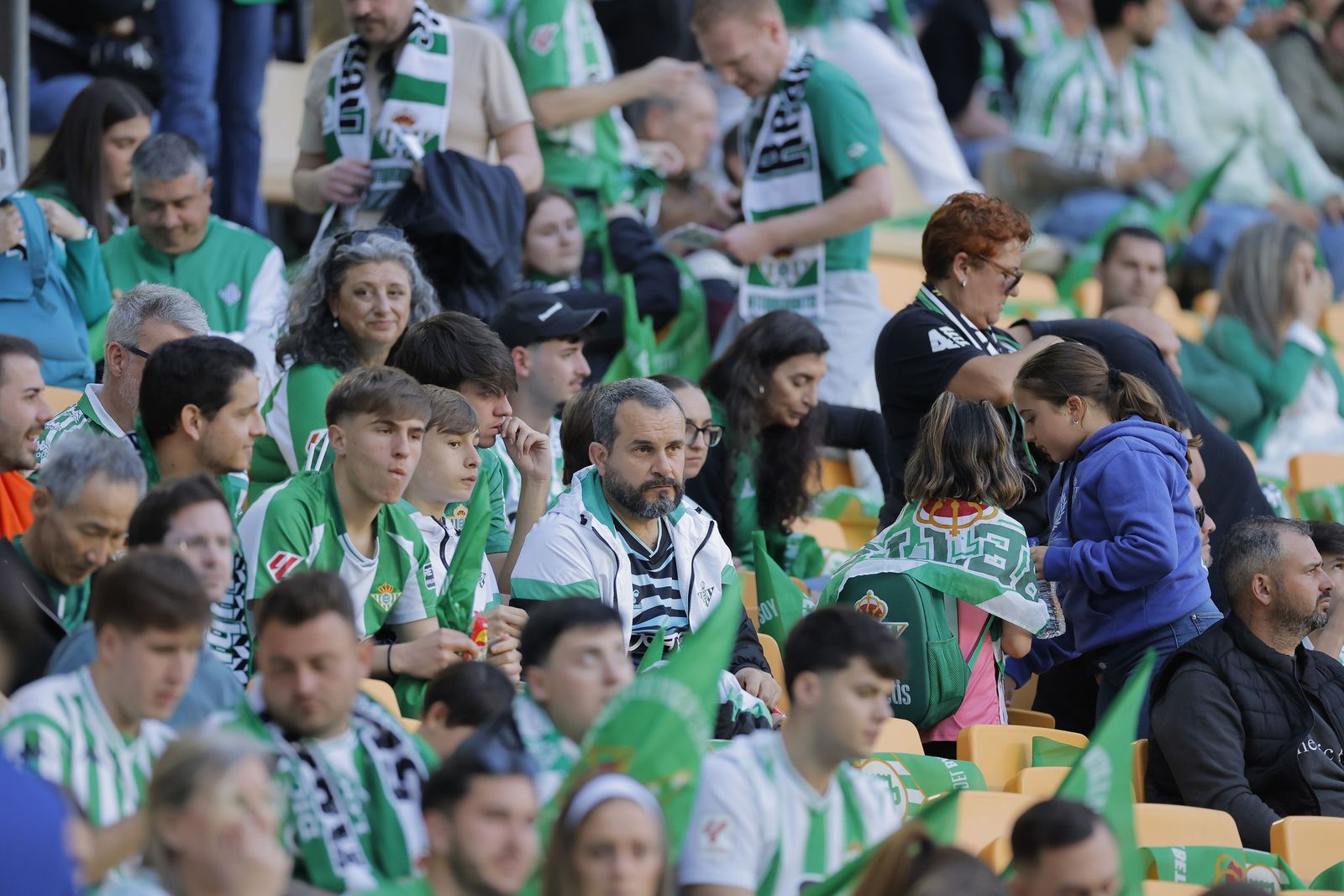 Búscate en las fotos del Betis - Sevilla