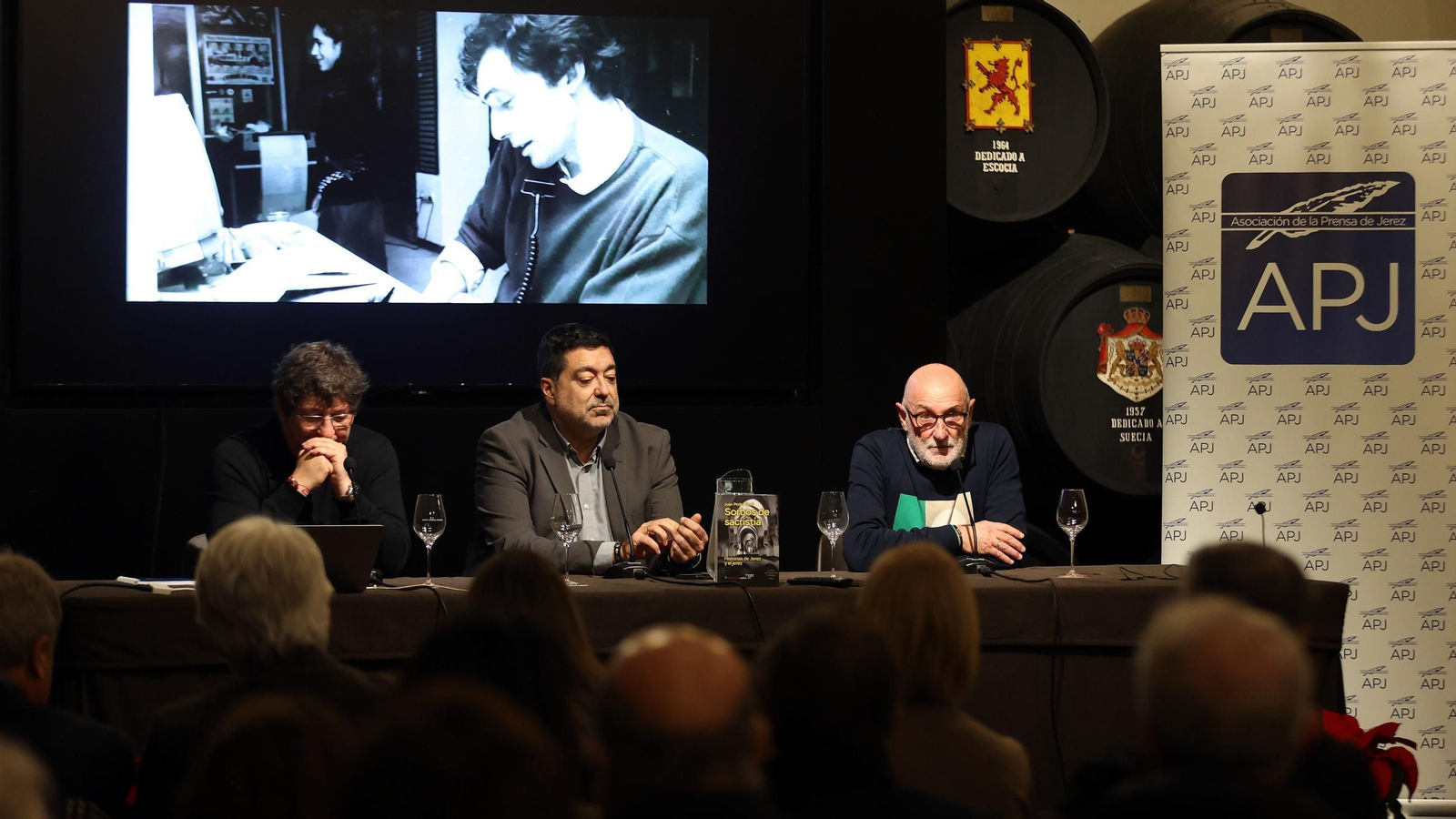 Las fotos de la presentación de 'Sorbos de sacristía', la obra póstuma de Juan Pedro Simó