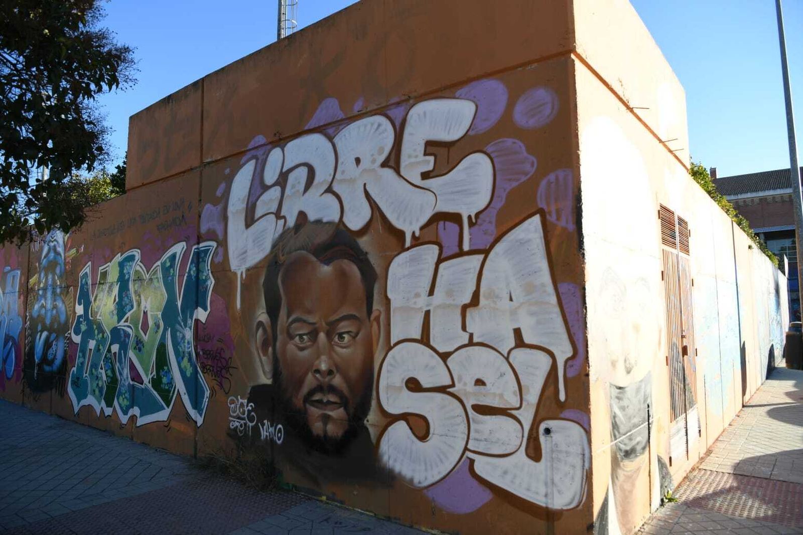 El grafiti de Pablo Hasel junto al de García Lorca