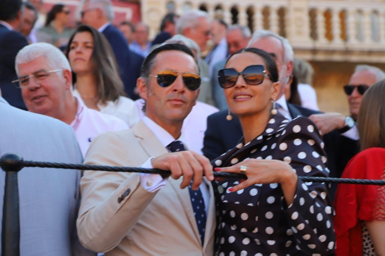 Las fotos de los famosos y la autoridades en la corrida del viernes de Feria de Abril