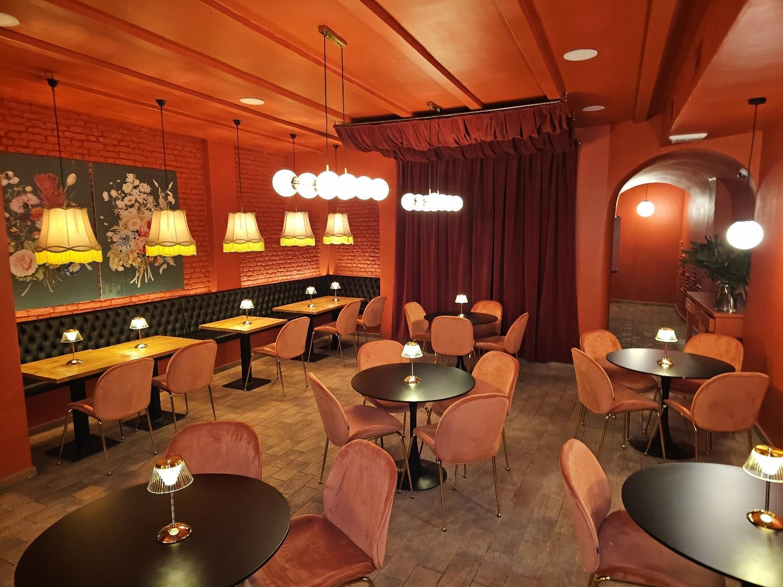 La Sala Teatro se ubica en el sótano del restaurante La Burla, en el centro de Jaén.